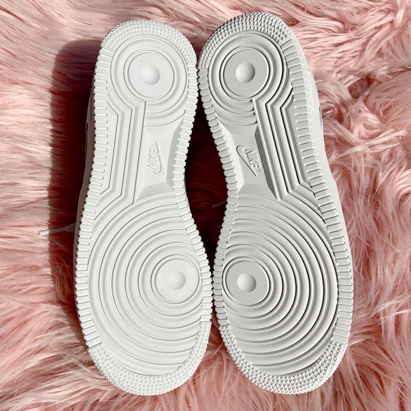 New Nike Women’s Air Force 1 Sneakers - Picture 7 of 8